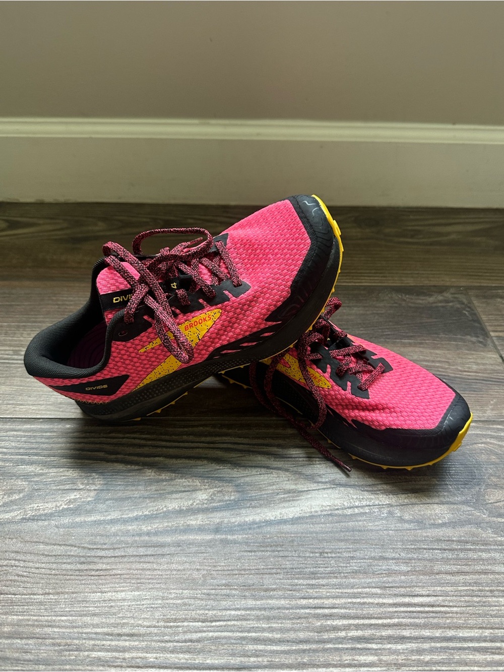 Brooks Trail Divide Pink  Women's Athletic Walking Hiking Running Tennis Shoes - Picture 13 of 13